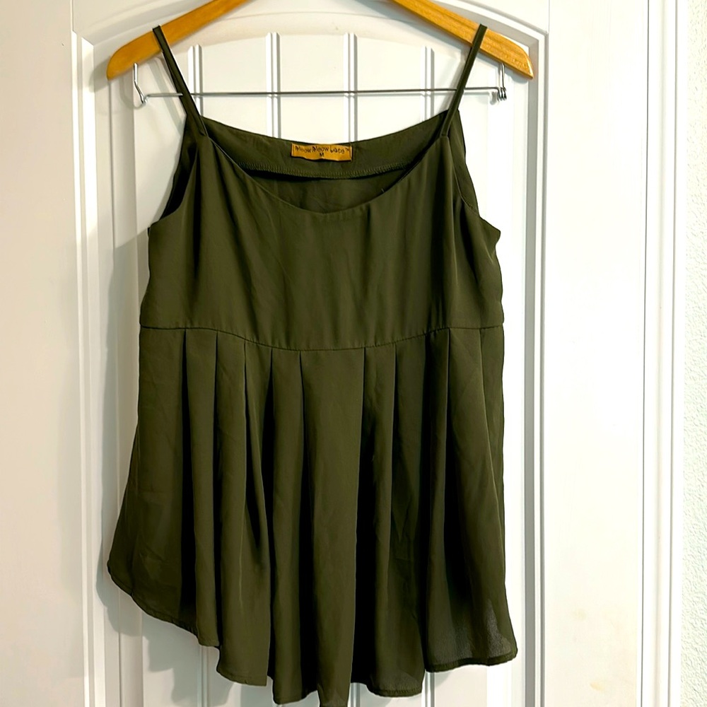 Flowy olive tank
